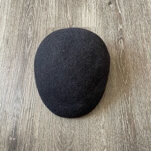 Chic Gray Wool Beret